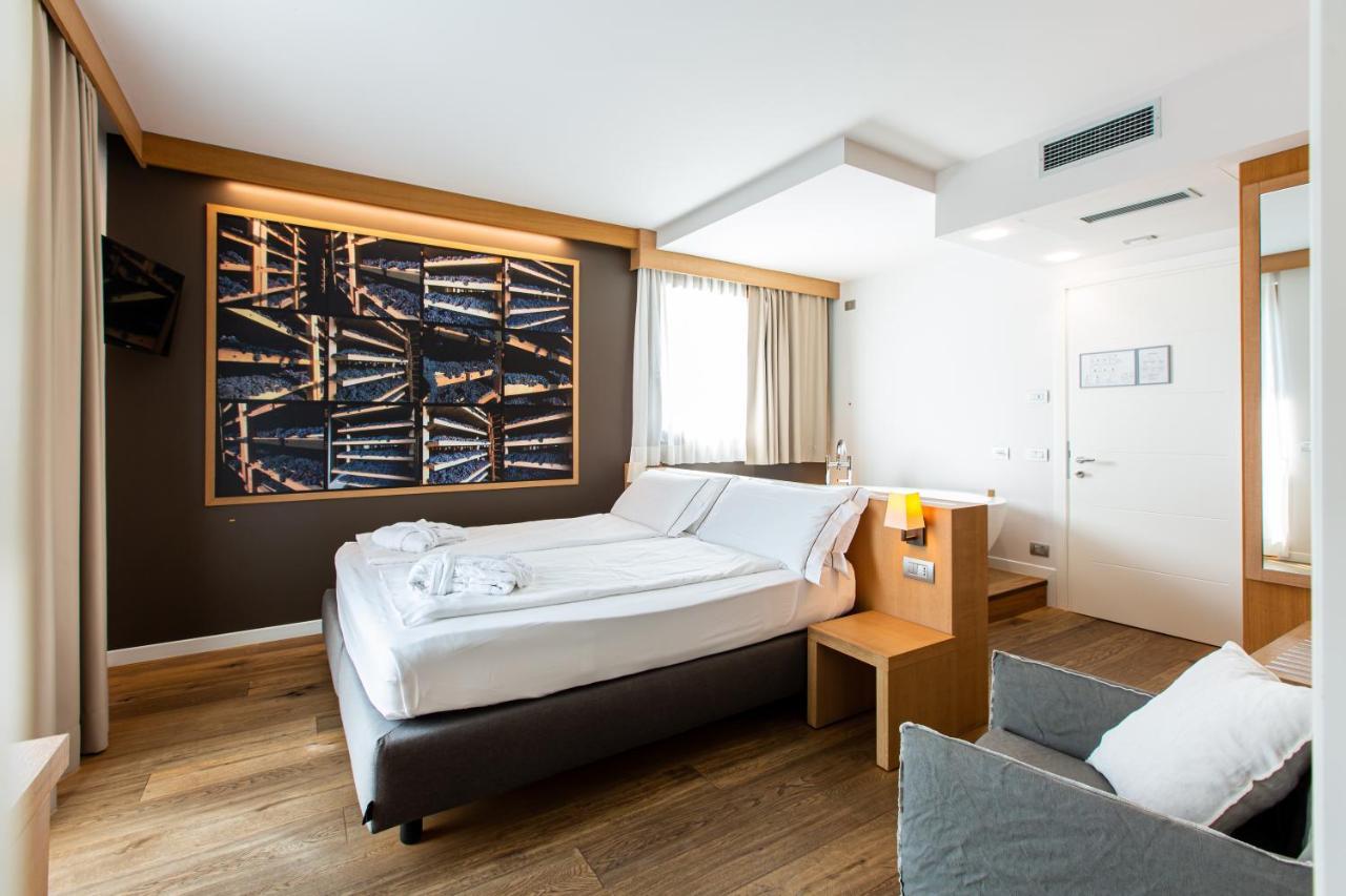 Wine Hotel Retici Balzi Poggiridenti Экстерьер фото