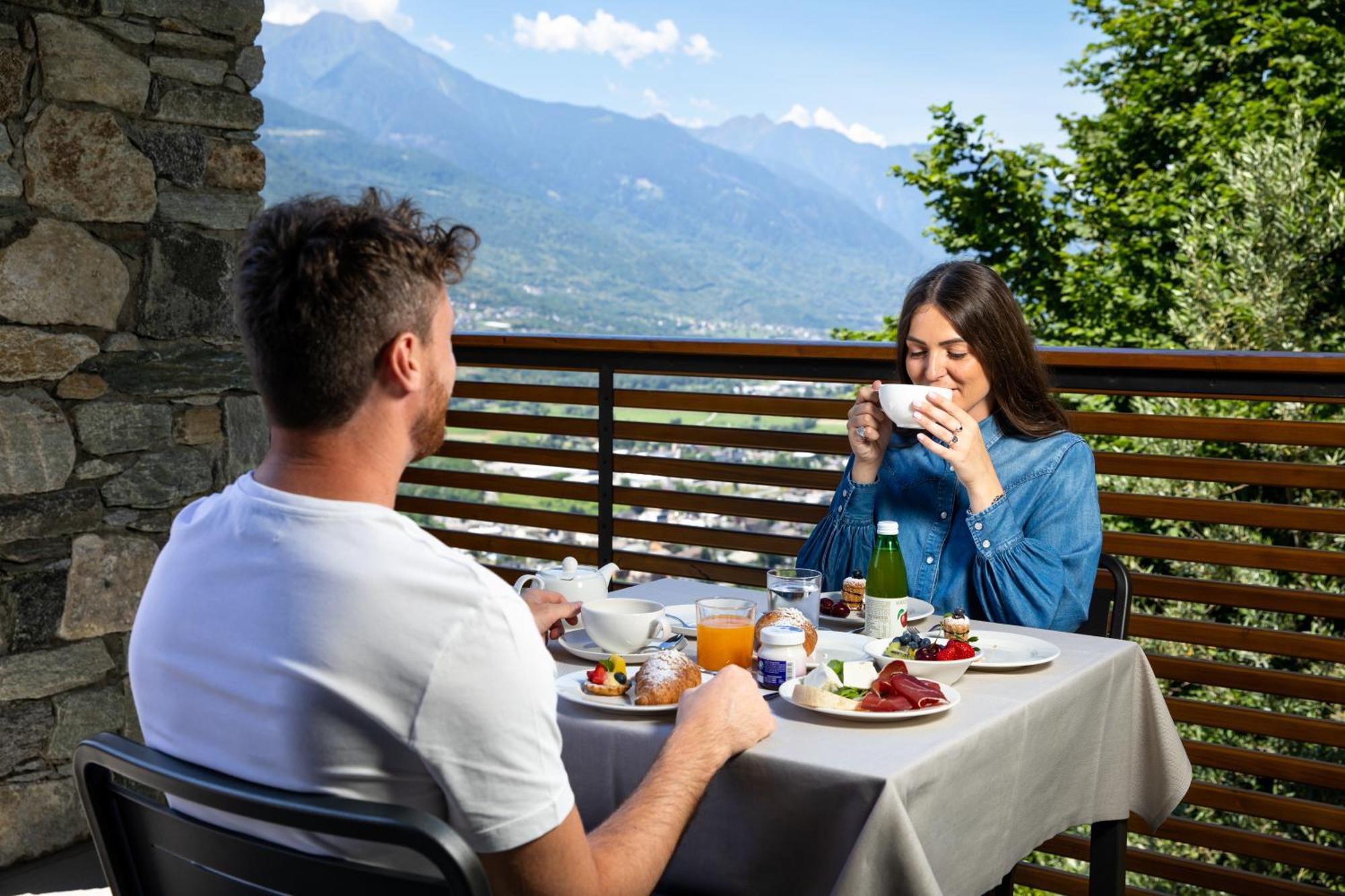 Wine Hotel Retici Balzi Poggiridenti Экстерьер фото