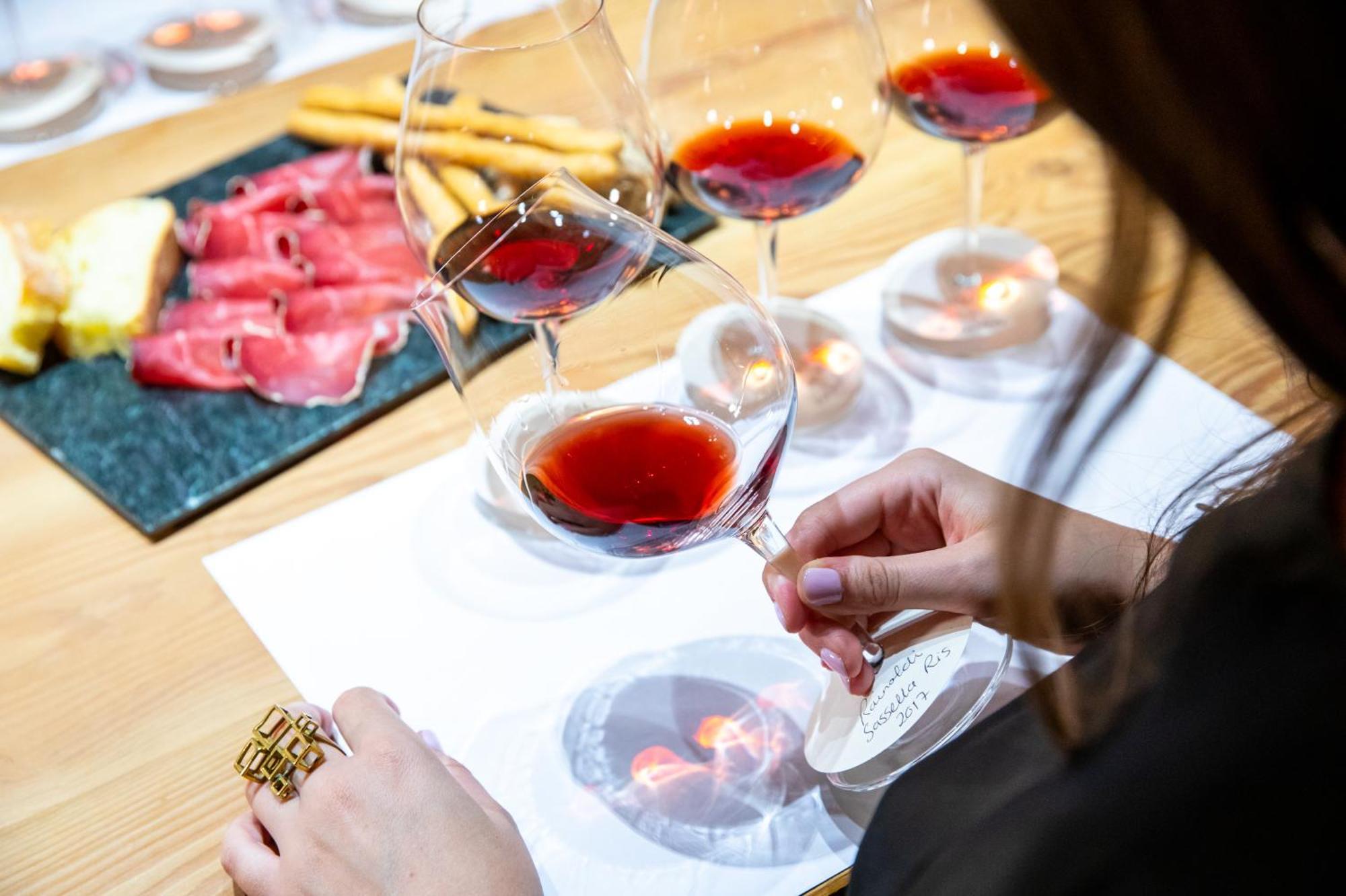 Wine Hotel Retici Balzi Poggiridenti Экстерьер фото