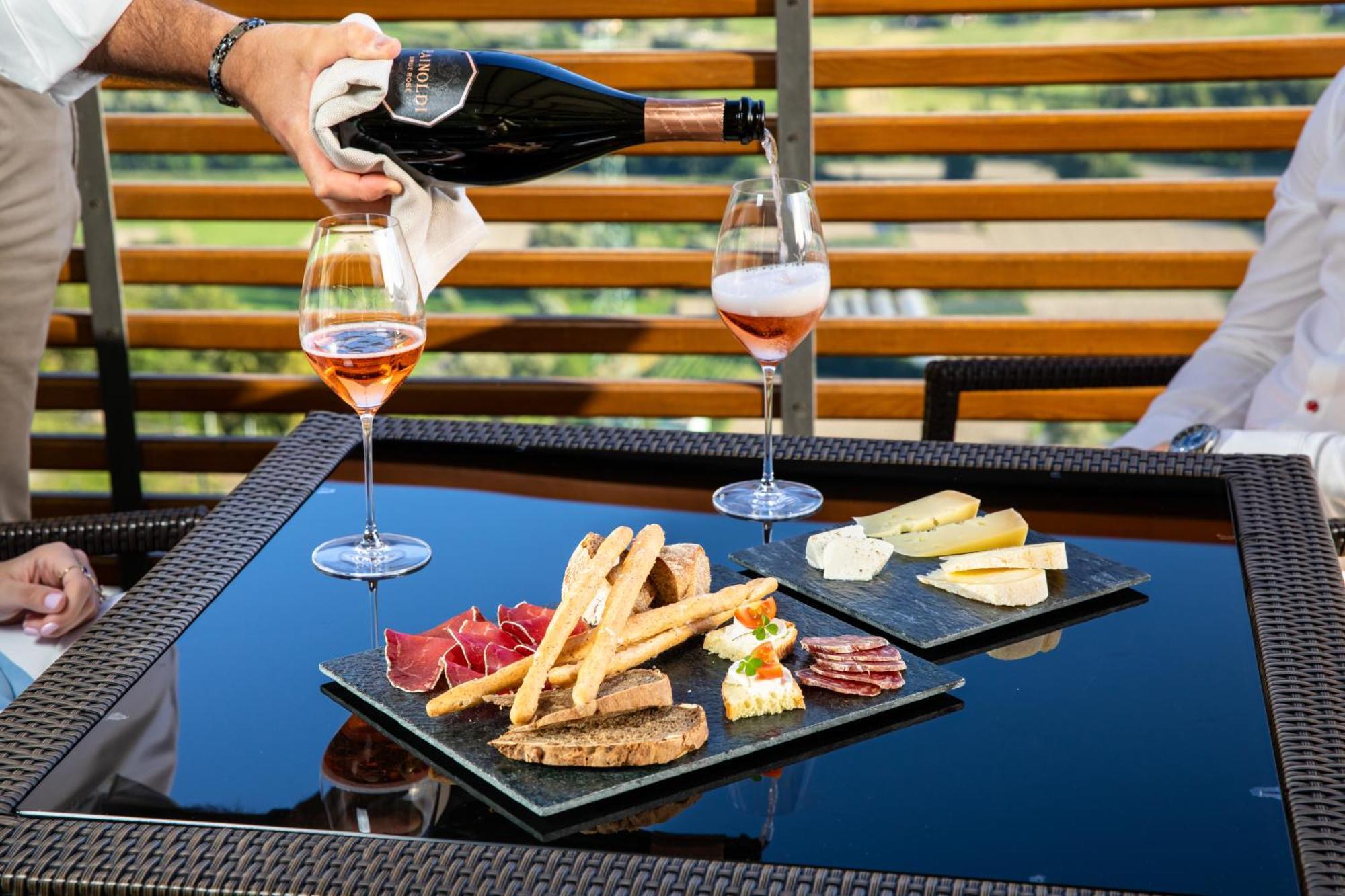 Wine Hotel Retici Balzi Poggiridenti Экстерьер фото