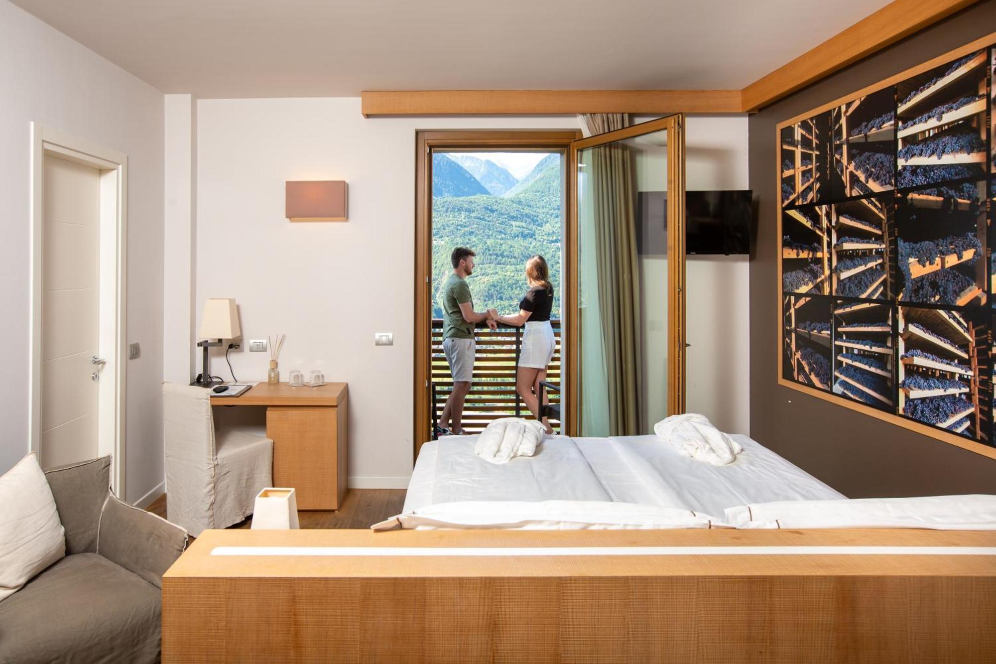 Wine Hotel Retici Balzi Poggiridenti Экстерьер фото